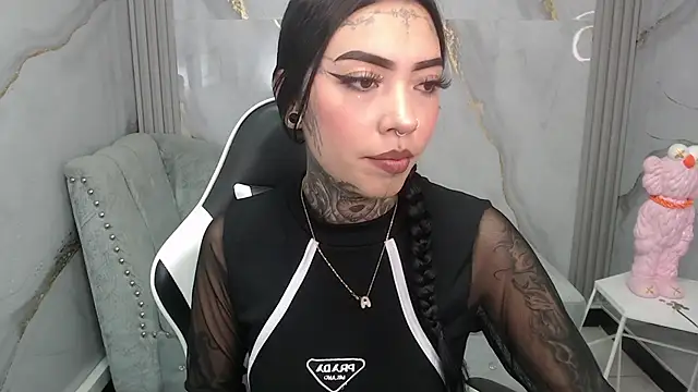 Ashley Blum v online show from November 2025 08:08:01 PM