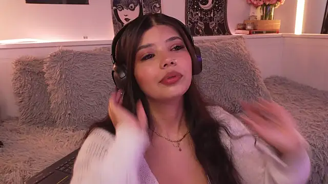 sophieee art online show from February 2026 05:49:02 PM