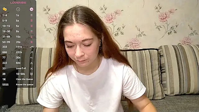 KissKarina online show from October 2025 03:20:02 PM