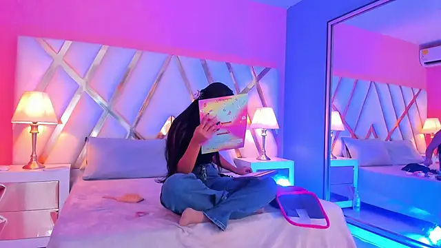 Snapshot of JadeeKhan chatting on October 2025 07:56:01 PM JadeeKhan online show from October 2025 07:56:01 PM