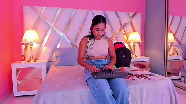 Snapshot of JadeeKhan chatting on October 2025 08:55:02 PM JadeeKhan online show from October 2025 08:55:02 PM