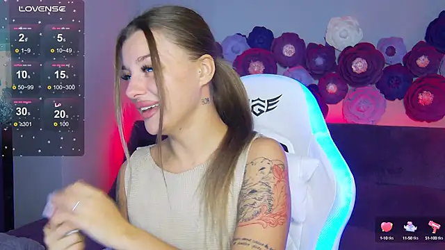 LindaBrilliant online show from September 2025 03:30:02 AM