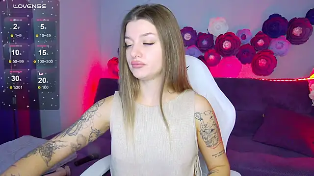 LindaBrilliant online show from October 2025 02:54:02 AM