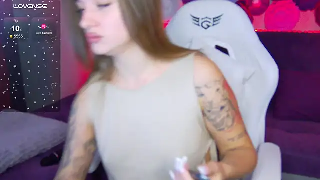 LindaBrilliant online show from October 2025 02:55:01 AM