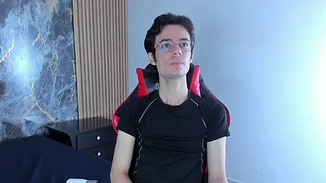 VIKTORNOIR online show from October 2025 01:08:02 PM