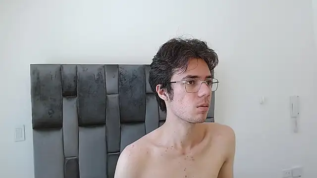 VIKTORNOIR online show from October 2025 03:57:02 PM