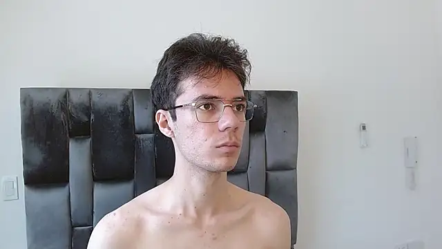 VIKTORNOIR online show from October 2025 03:57:02 PM