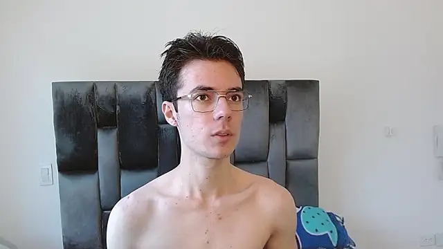 VIKTORNOIR online show from November 2025 01:32:01 PM