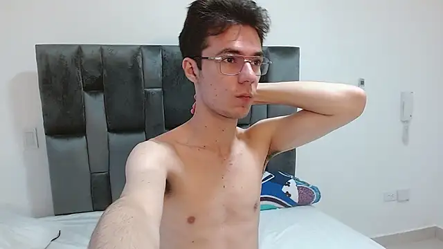 VIKTORNOIR online show from November 2025 11:32:01 AM