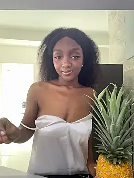 Snapshot of Keirahartz chatting on February 2026 02:48:01 PM Keirahartz online show from February 2026 02:48:01 PM