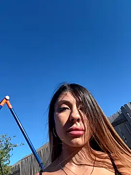 bbgurlnickii online show from November 2025 09:59:01 PM