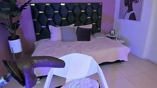 Micki   online show from October 2025 11:55:01 AM