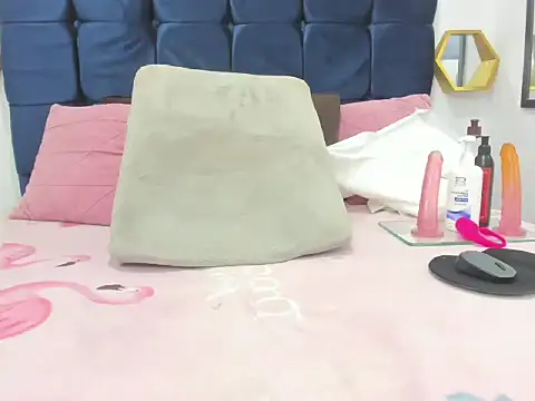 candy big tits18 online show from October 2025 12:00:01 AM