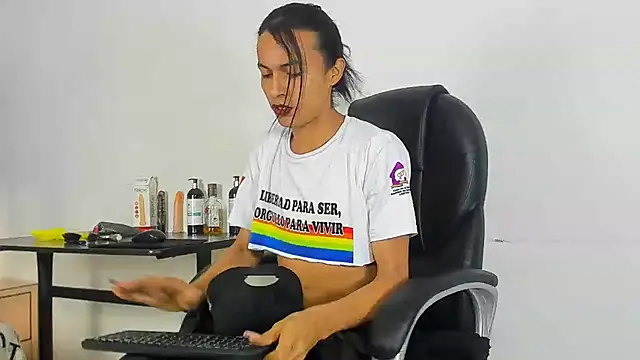 Snapshot of Aisha_hotts777 chatting on October 2025 03:07:01 AM Aisha hotts777 online show from October 2025 03:07:01 AM