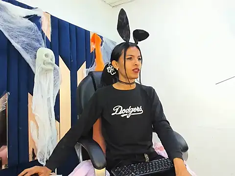 Snapshot of Aisha_hotts777 chatting on November 2025 11:07:02 PM Aisha hotts777 online show from November 2025 11:07:02 PM