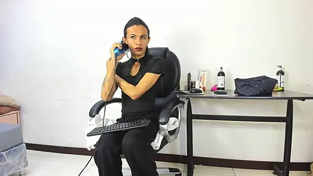 Snapshot of Aisha_hotts777 chatting on November 2025 03:49:02 AM Aisha hotts777 online show from November 2025 03:49:02 AM