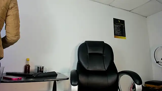 Snapshot of Aisha_hotts777 chatting on November 2025 03:53:02 AM Aisha hotts777 online show from November 2025 03:53:02 AM