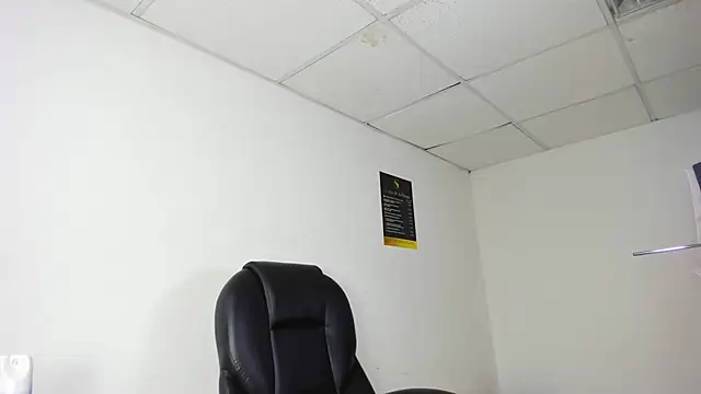 Snapshot of Aisha_hotts777 chatting on December 2025 03:48:01 AM Aisha hotts777 online show from December 2025 03:48:01 AM