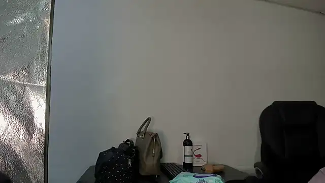 Snapshot of Aisha_hotts777 chatting on December 2025 02:27:01 AM Aisha hotts777 online show from December 2025 02:27:01 AM