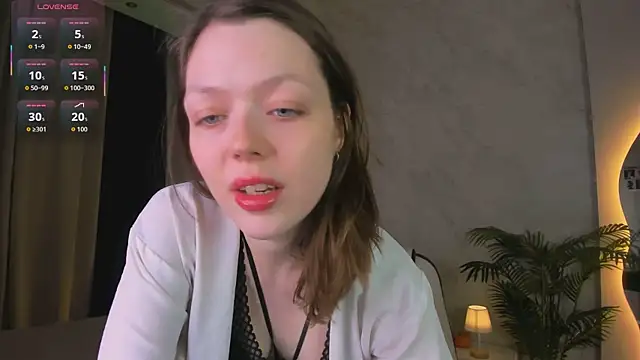 Snapshot of Lunar_Lily chatting on November 2025 05:39:02 AM Lunar Lily online show from November 2025 05:39:02 AM