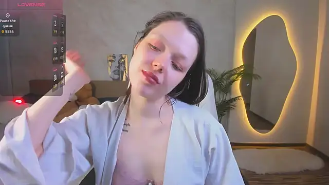 Lunar Lily online show from March 2026 05:33:01 AM