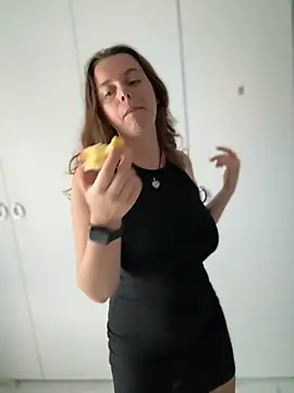 Snapshot of TenderLaGlamor chatting on September 2025 05:07:02 PM TenderLaGlamor online show from September 2025 05:07:02 PM