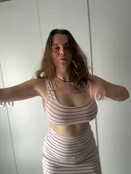 Snapshot of TenderLaGlamor chatting on October 2025 12:36:02 PM TenderLaGlamor online show from October 2025 12:36:02 PM