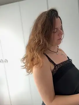 Snapshot of TenderLaGlamor chatting on October 2025 11:11:01 AM TenderLaGlamor online show from October 2025 11:11:01 AM