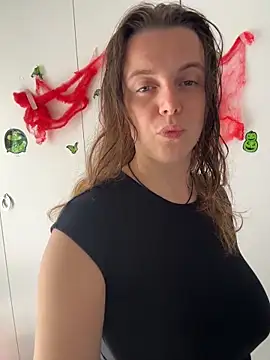 Snapshot of TenderLaGlamor chatting on November 2025 10:50:02 AM TenderLaGlamor online show from November 2025 10:50:02 AM