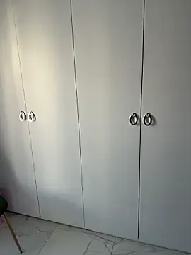 TenderLaGlamor online show from November 2025 12:16:01 PM