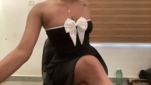 LucytheDevilQueen online show from November 2025 02:59:01 AM