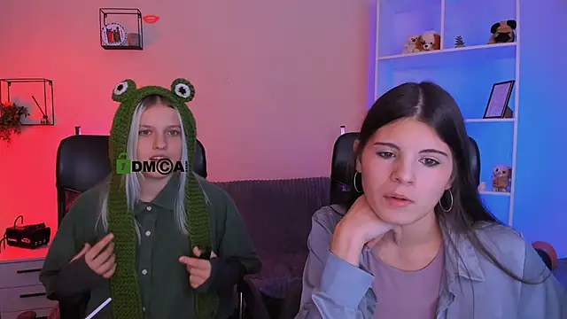 lizzie boom online show from November 2025 07:58:01 PM