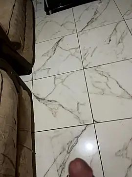 Snapshot of Prettylarge chatting on January 2026 12:26:01 AM Prettylarge online show from January 2026 12:26:01 AM