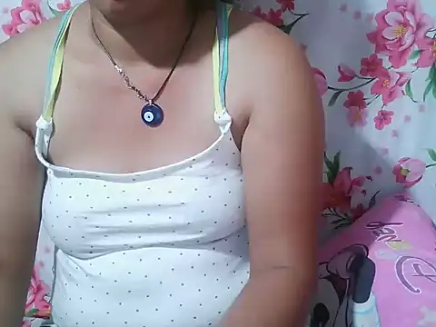 Snapshot of Shizukah_Sun chatting on September 2025 09:25:01 PM Shizukah Sun online show from September 2025 09:25:01 PM