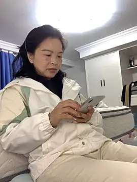 Snapshot of cgooh-611 chatting on October 2025 03:29:01 AM cgooh-611 online show from October 2025 03:29:01 AM