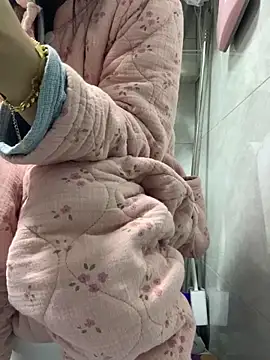 Snapshot of cgooh-611 chatting on December 2025 01:10:02 AM cgooh-611 online show from December 2025 01:10:02 AM