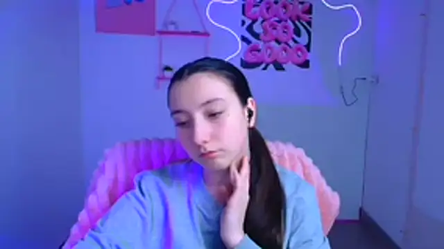 ScarlettVibe  online show from October 2025 12:31:01 PM