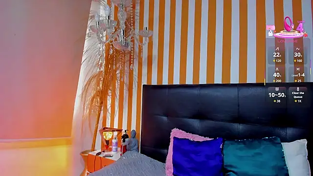 LunaToledo online show from January 2026 01:04:01 PM