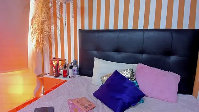 LunaToledo online show from February 2026 04:33:01 PM