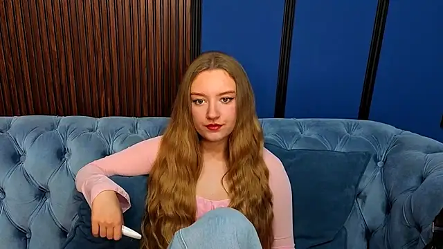 DarcyWilsy online show from November 2025 07:58:01 PM