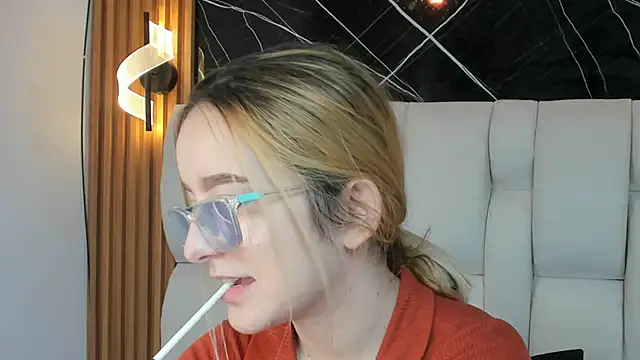 kristal joi dl online show from December 2025 12:54:01 PM