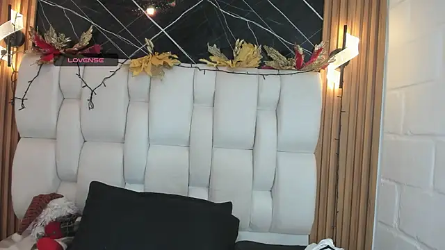 kristal joi dl online show from December 2025 01:06:01 PM