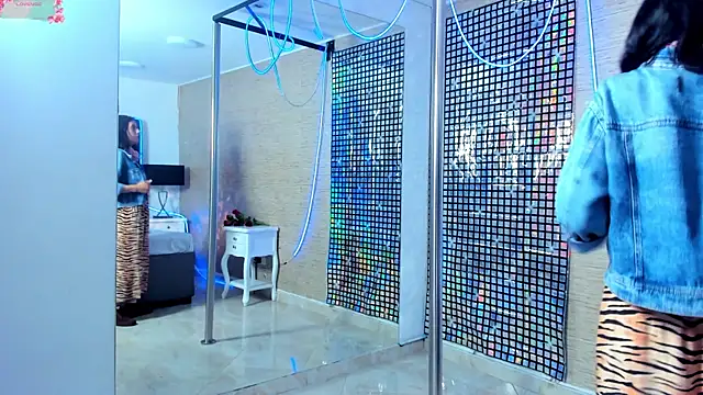 Snapshot of MiaAmore_ chatting on November 2025 02:19:01 PM MiaAmore online show from November 2025 02:19:01 PM