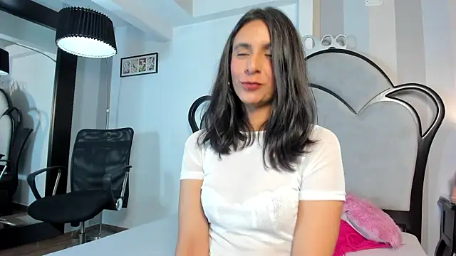 MiaAmore  online show from June 2026 04:44:01 PM
