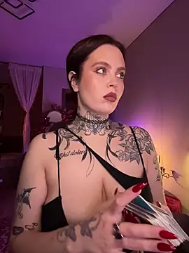 Snapshot of Mariiiiiway chatting on November 2025 07:57:02 PM Mariiiiiway online show from November 2025 07:57:02 PM