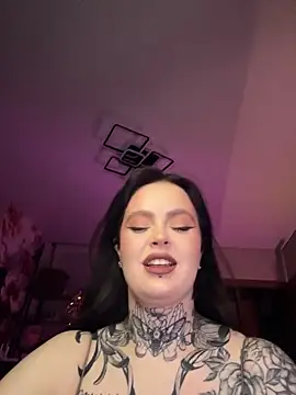 Mariiiiiway online show from May 2026 08:25:01 PM