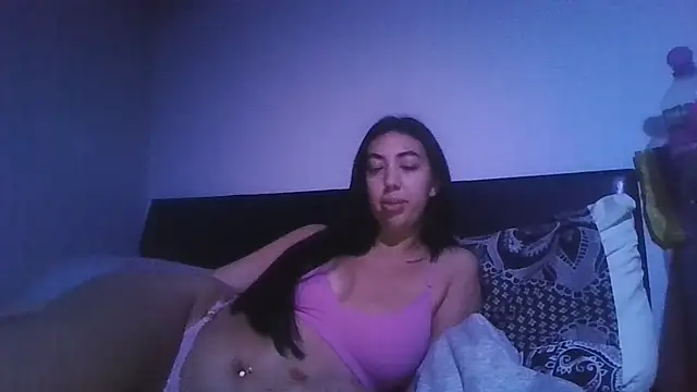 Snapshot of Miss_lunaxx chatting on November 2025 01:15:01 AM Miss lunaxx online show from November 2025 01:15:01 AM