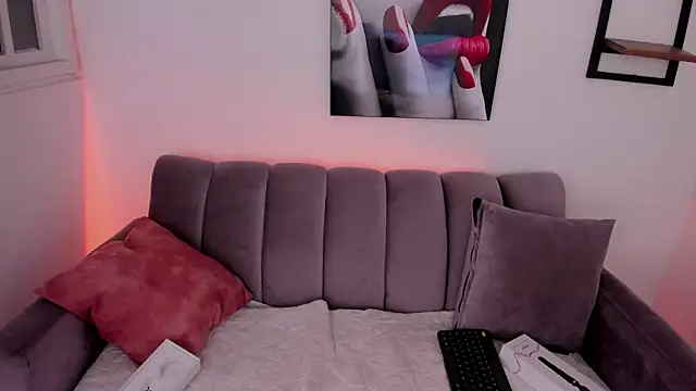 Mia zafir online show from September 2025 01:32:01 PM