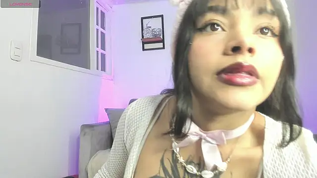 Mia zafir online show from September 2025 05:16:02 PM