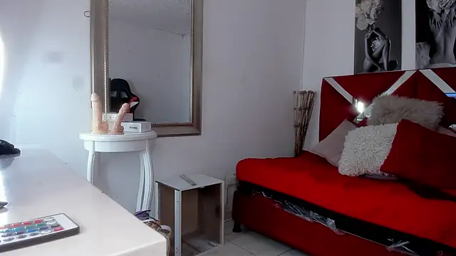 Mia zafir online show from October 2025 08:00:02 PM